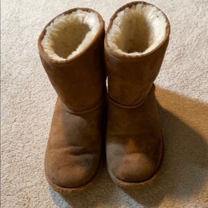 Ugg Boot Girls Size 4 Used Classic Short Chestnut